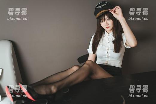 职场魅力满分！51酱OL写真集免费下载，让你工作之余也能撒娇！
