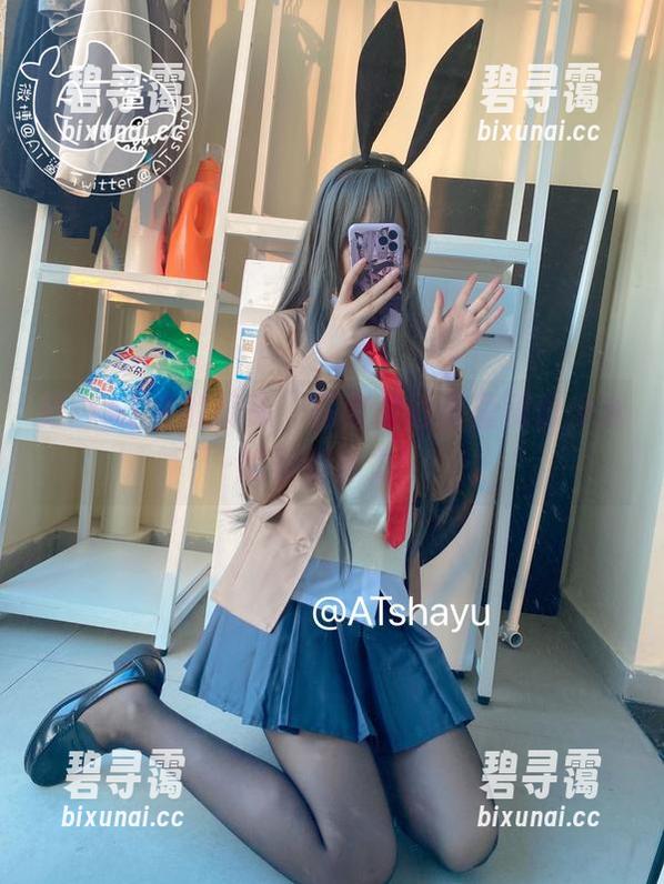 跟随AT鲨的镜头，探索舞蹈室里那份少女的原图魅力！