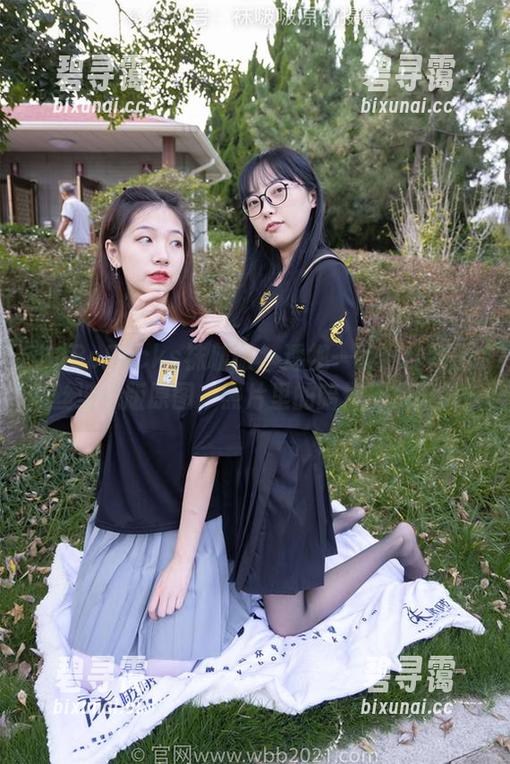 BoBoSocks袜啵啵 - 透视一下：甜甜圈黑丝波点版原图，照片里的暗示不止于此！