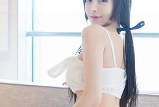 Feilin嗲囡囡 – Emily顾奈奈酱披上旗袍的样子，谁能拒绝这样的作品呢？真是让人想偷懒。