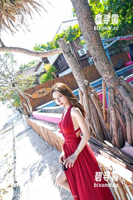 Feilin嗲囡囡 - 娜依灵儿天使私拍：图片里的灵动，让人忍不住想要靠近。
