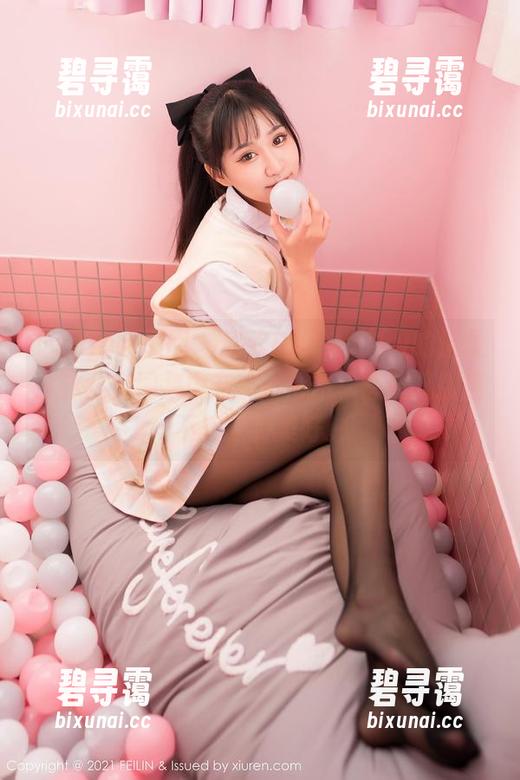 Feilin嗲囡囡 - 欣欣Rubybaby的温柔：这全套图集中有点小心机，想要几张摸不着边的美好。