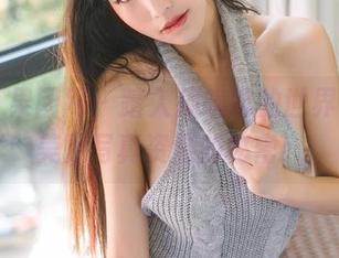 GIRLT果团网 – 踏入周晓唯的世界，揭秘美足写真资源的秘密！