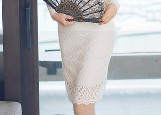 HuaYang花漾 – 一件毛衣，两种风情——小海臀Rena写真随你下载！