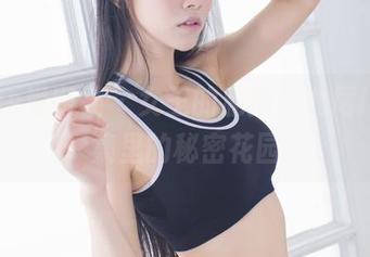 IMiss爱蜜社 – 女王的私拍：九尾ivy图集里的秘密花园
