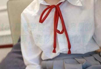 MFStar模范学院 – 办公室里的婠婠么：精选写真，光影与咖啡的舞蹈。