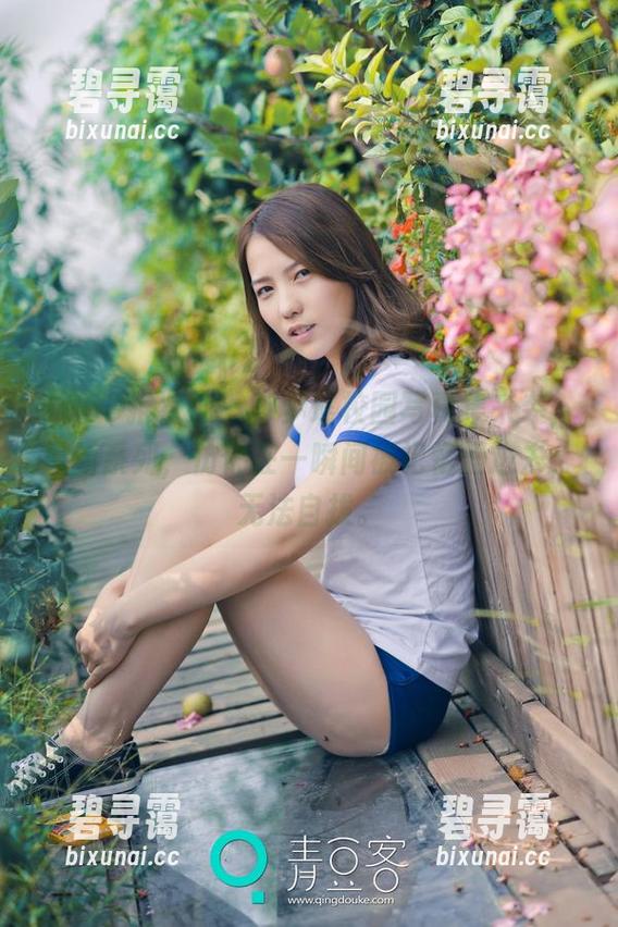 TGOD推女神 - 孙梦瑶校园写真集来袭，最新系列，仿佛在一瞬间被记忆涌进去，无法自拔。