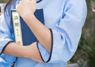 UGirls尤果网 – 乔依琳的比基尼魅力：不只是套图，更是夏日热浪！