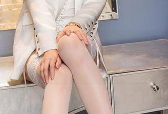 Xiuren秀人网 – 写真合集：UU阿文的秘书，完美诠释职场性感与骚动！