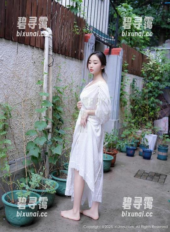 Xiuren秀人网 - 大橘BBKira的职业装合集，绝对是让HR们也想推荐的时尚流行指南！