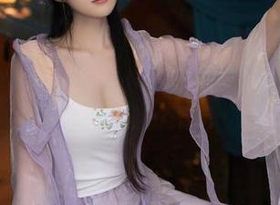Xiuren秀人网 – 小雨baby的制服图集：你绝对想不到的惊喜分享！