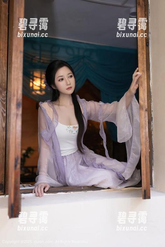 Xiuren秀人网 - 小雨baby的制服图集：你绝对想不到的惊喜分享！