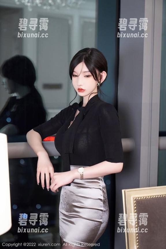 Xiuren秀人网 - 李可儿的瑜伽分享：一整套让你体会到“我还可以再悠闲一下”的神奇练习！