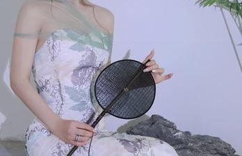 Xiuren秀人网 – 图集更新，绯月樱带着黑色蕾丝丝袜美腿，让人一秒心跳加速！