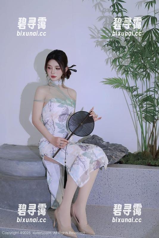 Xiuren秀人网 - 图集更新，绯月樱带着黑色蕾丝丝袜美腿，让人一秒心跳加速！