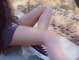 微密圈 – 让人心动的私房写真：丝月神与妹妹的甜蜜邂逅