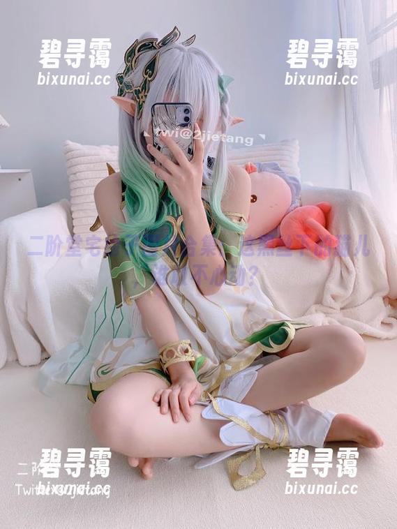 二阶堂宅绘子图片合集：这黑丝下的猫儿，谁敢不心动？