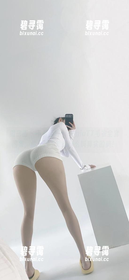 微密圈 - 不看俏妞qiaoniuTT毛衣全套图集，你永远不知道什么叫真实的美！