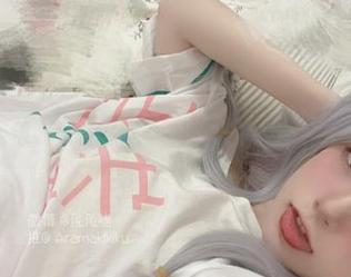 想知道倦倦喵为什么这么美？看看她的肉丝写真吧！