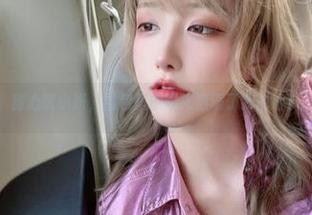 甜心啾小妍，图包里的阳光洒满了我的心！