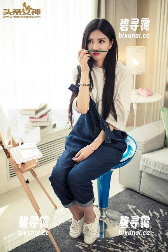 头条女神 - JennyR的丝袜诱惑：无圣光原图，低调却撩人！