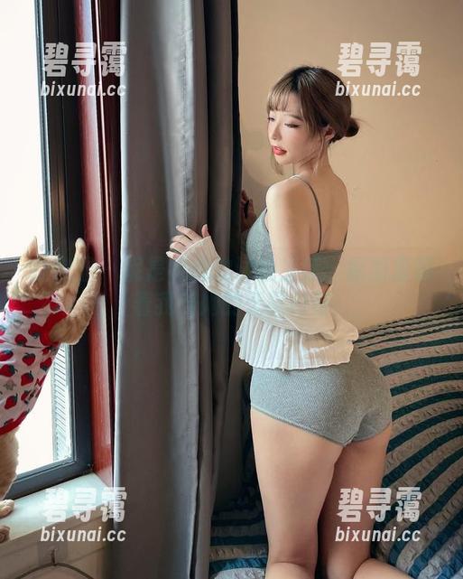 妮是老虎 微密圈 - 妮是老虎的泳池生活:原图里藏着我对她的无限好奇