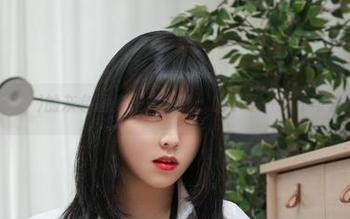 宋哈娜(송하나)的灰色图集正式上线，暗示了一些不可告人的秘密