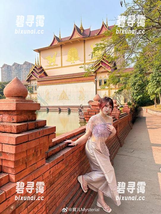 宝儿mysterial的粉色脑洞大开：原图给你惊喜，套图让你想偷瞄！