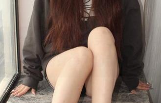 小众视觉 – 兰兰的瑜伽美图精选，光线、阴影和她的身姿，仿佛在低语！