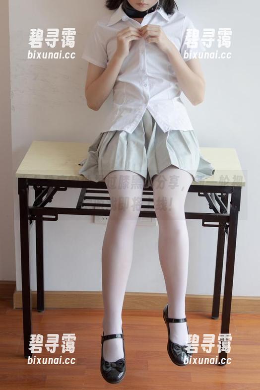 少女秩序的沙发过膝黑丝分享，新一轮视觉游戏即将上线！