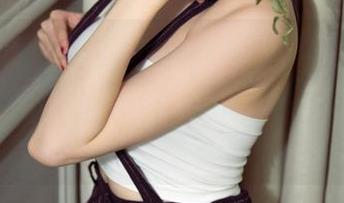 尤果网 – 更新来了！尤娜娜的纯白美图，简直像从童话里走出来的“白雪公主”，可惜没有小矮人。