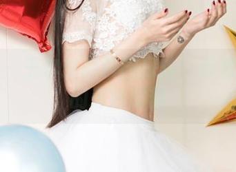 尤果网 – 王尔琳的校园探险：高清壁纸里的奇妙时刻