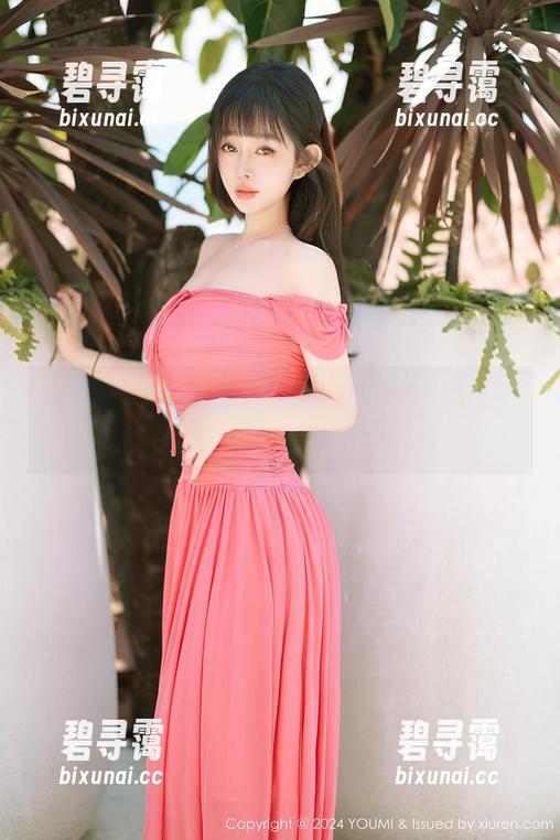 尤蜜荟 - Emily尹菲姐姐的写真心事：一瞬间的温柔