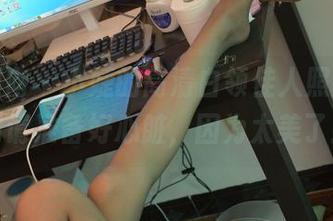 异思趣向 – 小婕的高清白领佳人照，下载前请准备好心脏，因为太美了！