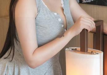 推女神 – 原图曝光！伍月yuer的白色写真，竟然让人想起那条从未碰到的白沙滩！