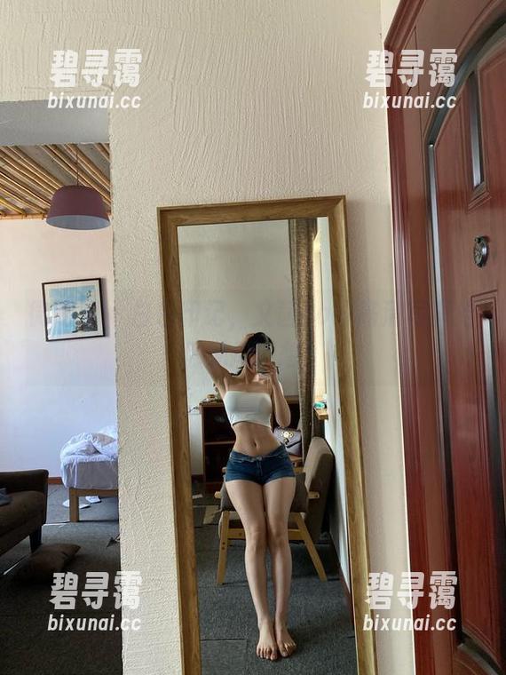 微密圈 - 白色印记，文茜cool高清写真给你无尽遐想！