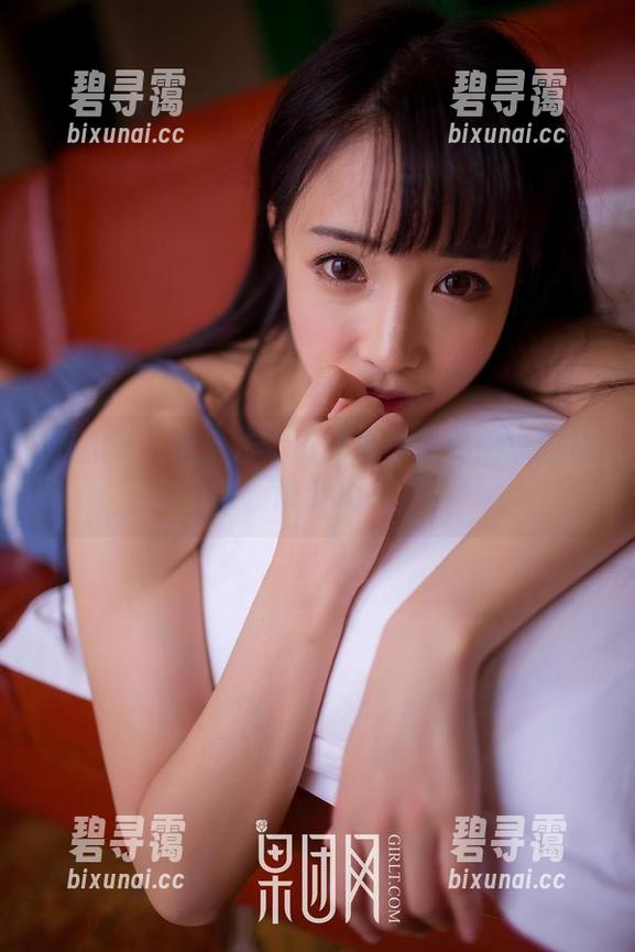 果团网 - 通灵儿：游泳池边的私拍泳衣合集，谁能拒绝？