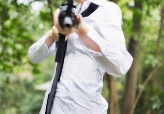 果团网 – 龚玥菲职业装美图：你以为只是工作服？其实是会发光的魔法装！