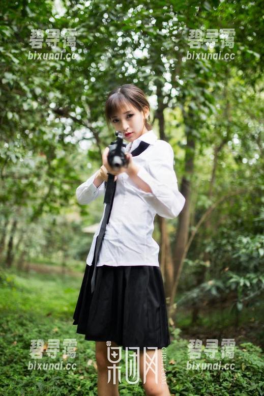 果团网 - 龚玥菲职业装美图：你以为只是工作服？其实是会发光的魔法装！