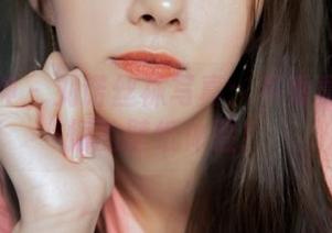 梦丝女神 – 刘诺丝袜写真：不看真的会后悔的壁纸体验！