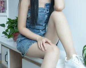 梦丝女神 – 苏柔女孩新图包来袭！更新速度让人怀疑她是不是在秘密和摄影师约架！