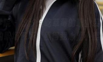 模范学院 – 汐汐爱吃草莓的职业装，照片传达的职场气场，照得我心里小鹿乱撞！