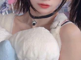 清青琴玖豹纹写真更新：打破常规，今天不穿格子了！