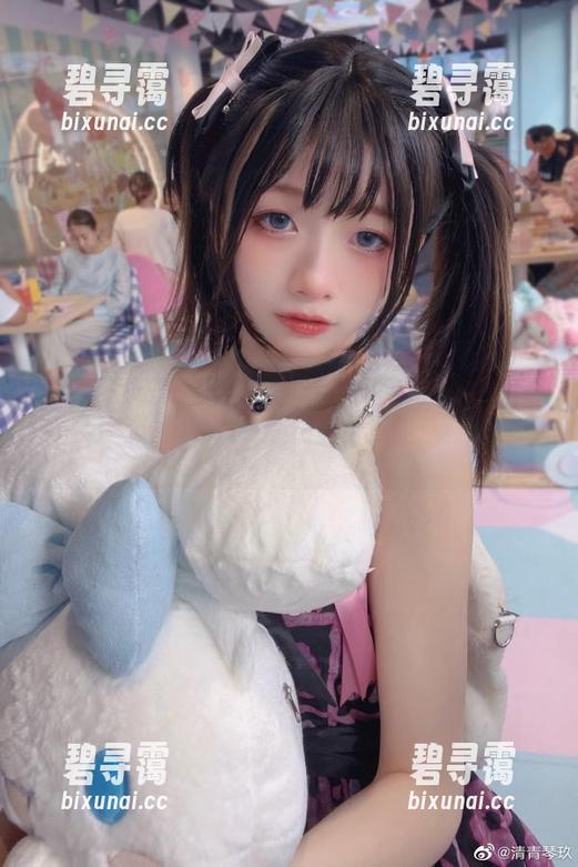 清青琴玖豹纹写真更新：打破常规，今天不穿格子了！