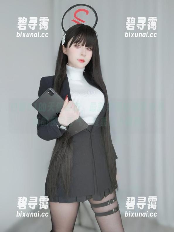白银81的天使姿态，最新美图给你带来清新的视觉香气，透着点小调皮