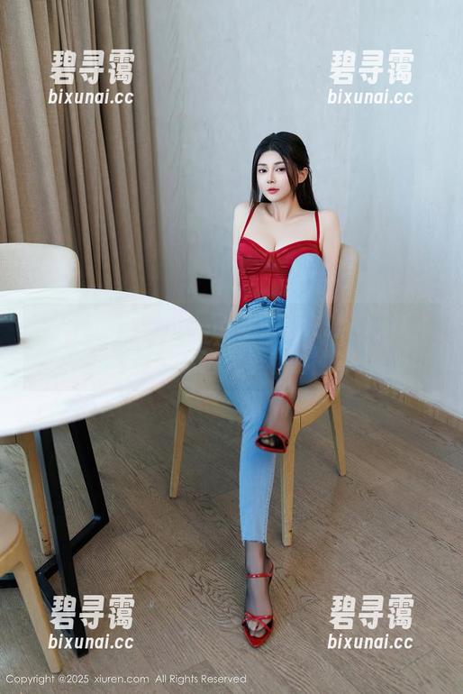 秀人网 - “tina_甜仔”睡衣时光：高清写真带你进入柔软的世界