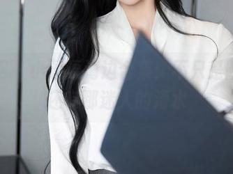 秀人网 – 小逗逗海边合集：不只是阳光，还有那迷人的海水