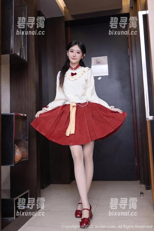 秀人网 - 关注！戴允祺女仆写真集更新，光影交织中的小秘密，真是让人回味无穷。