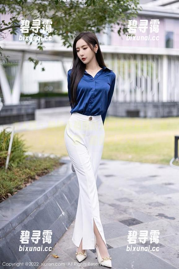 秀人网-柚柚小奶瓶 秀人网 - 柚柚小奶瓶的美脚写真在线,简直是对“腿”的重新定义!