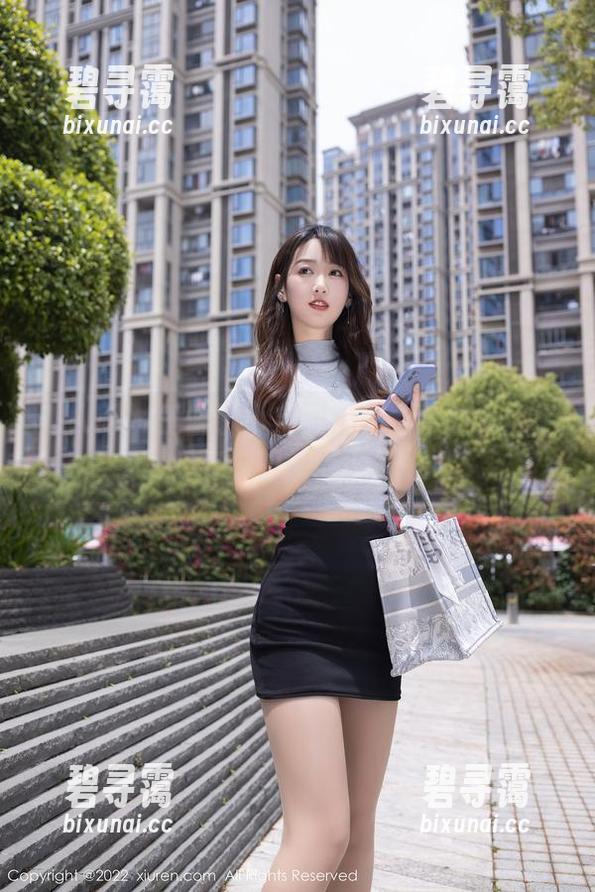 秀人网-王俪丁小宝贝 秀人网 - 王俪丁小宝贝奶牛全套图集:牛奶与夕阳的温柔交错